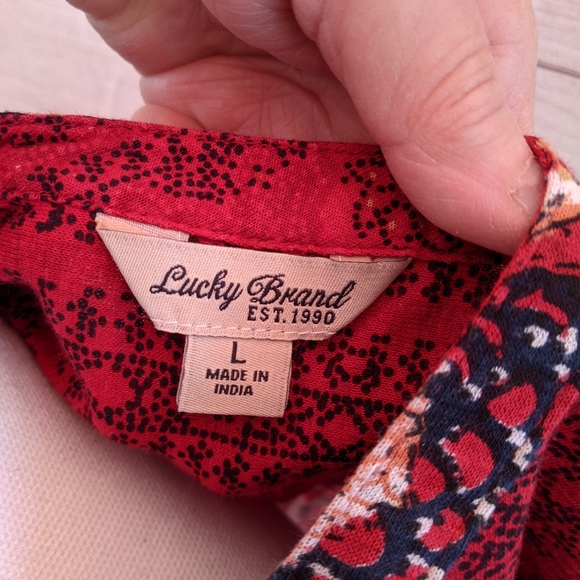 Lucky Brand top, size large in excellent condition - Picture 13 of 16